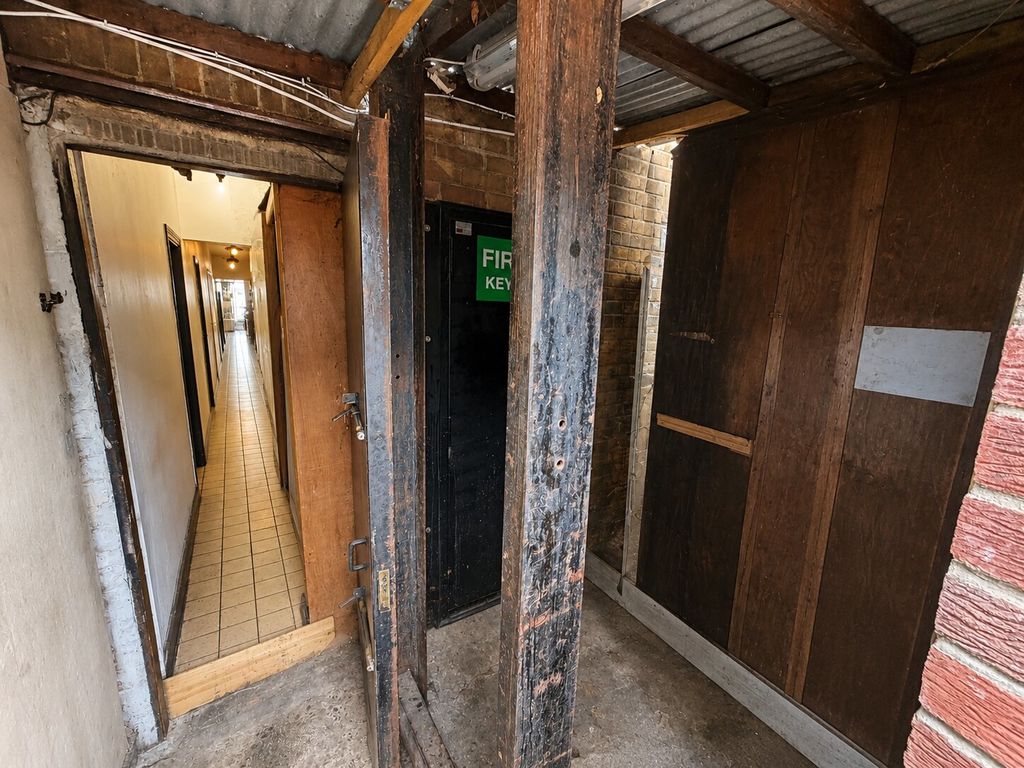 Photo 11- click for photo gallery